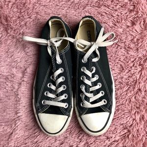 Black Converse low tops